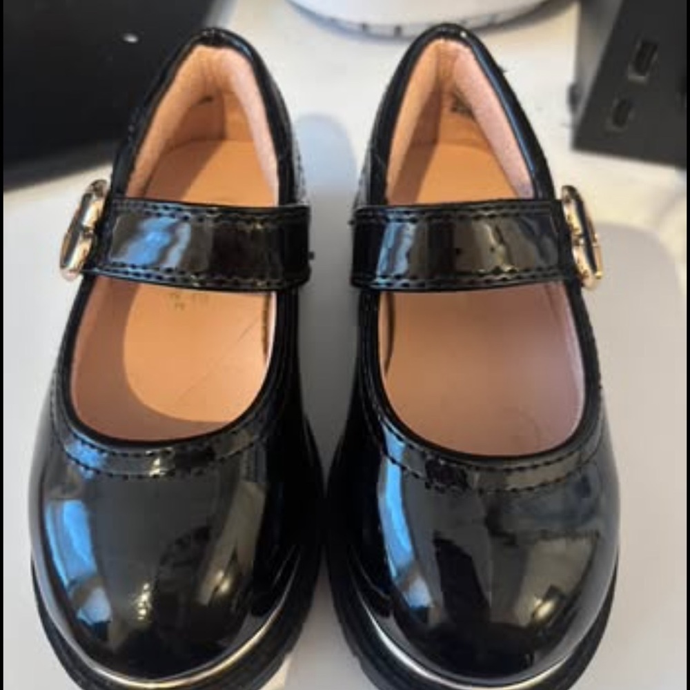 Girls Black Patent Mary Jane Dress Shoes with Buckle Strap
